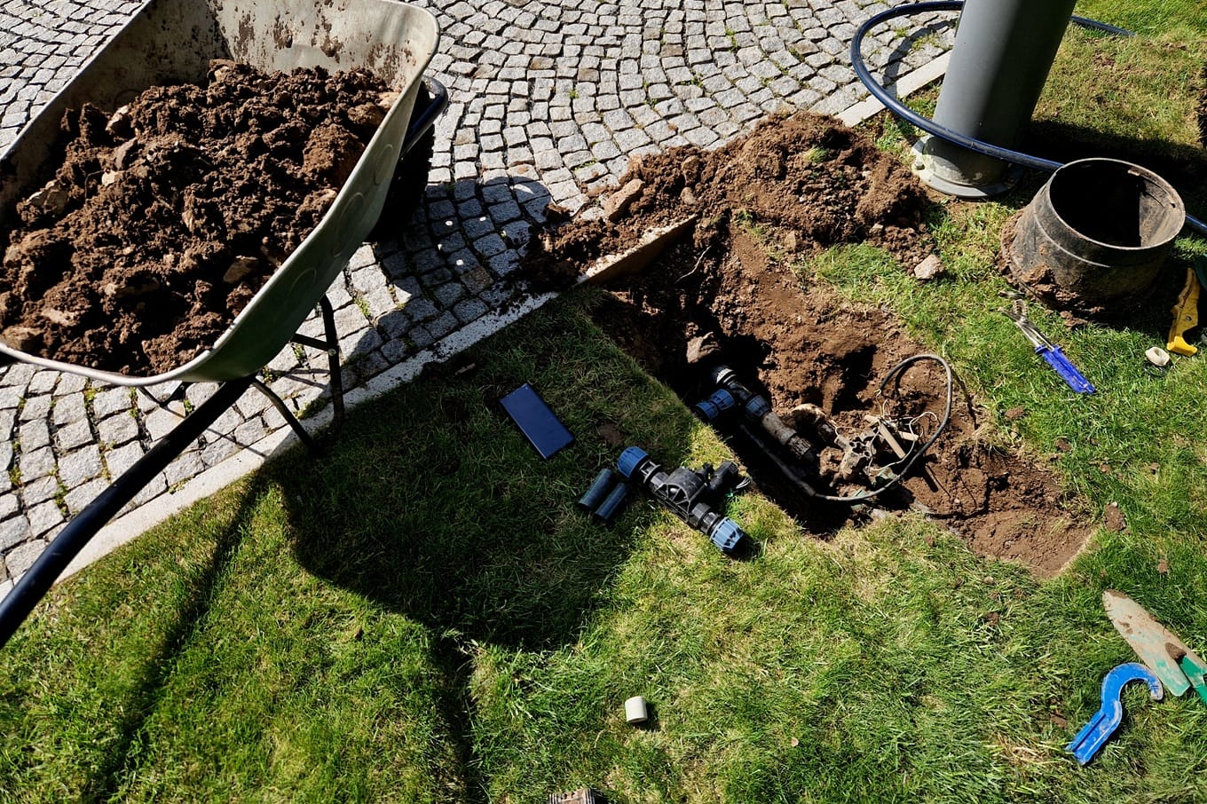 Jakie funkcje oferują nowoczesne elektrozawory w systemach Rain Bird?